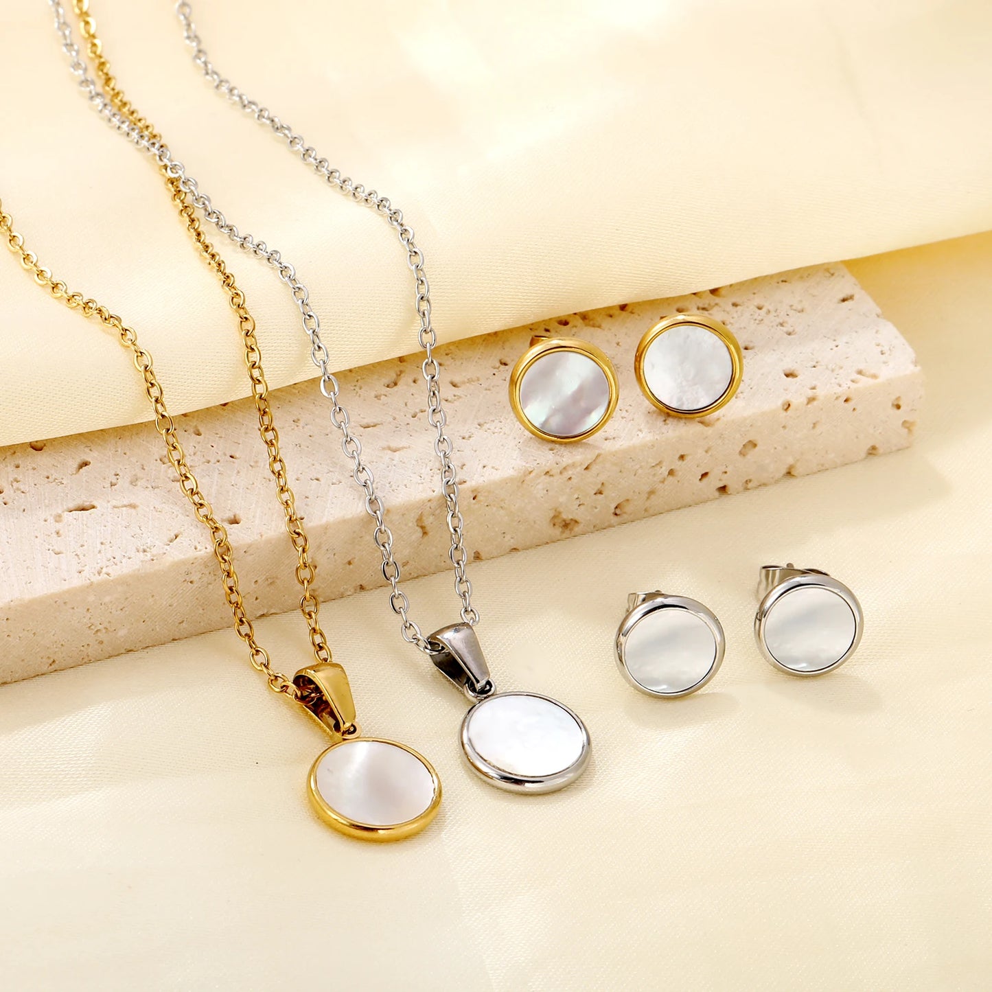 Clearly Shell Pendant Necklace Earrings Woman/Girls Stainless Steel Round Shape Charm Jewelry Set for Wedding Party